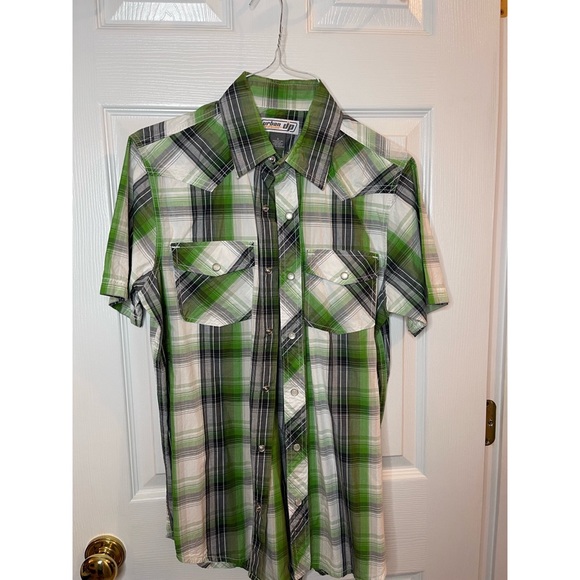 Green Urban Pipeline Men’s Button Down Shirt - Picture 3 of 5